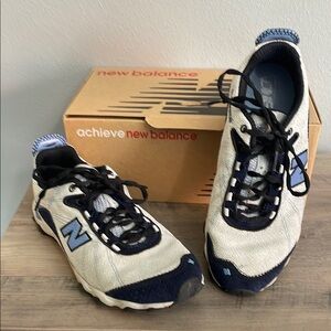 New Balance Navy/Blue  WR790SB Medium Width Sneakers